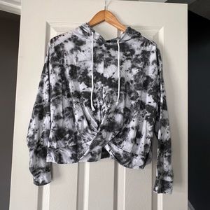 Flirtitude White & Black Tie Dye Lightweight Cropped Hoodie Size S
